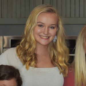 Meet your Posher, Ella